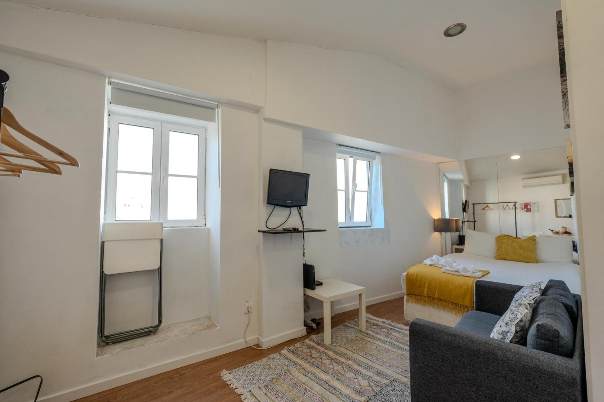 Apartment Mouraria, Center, Tram & Metro *